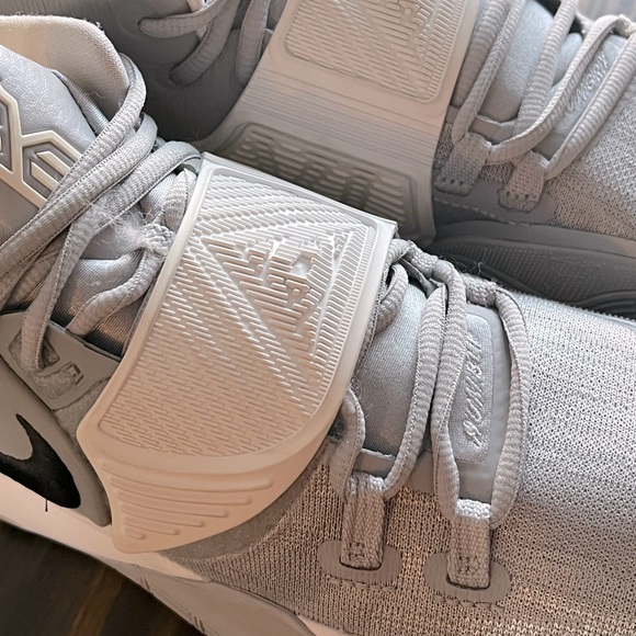 Nike Kyrie 6 Team ‘Wolf Grey’ Size 8 - Picture 2 of 8